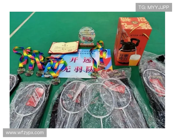 追逐羽毛的梦想少年以坚持与汗水谱写不败的羽毛球人生 追逐羽毛的梦想少年以坚持与汗水谱写不败的羽毛球人生